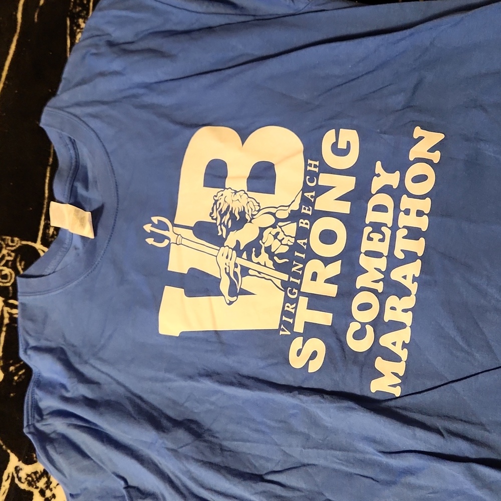 VIRGINIA BEACH STRONG COMEDY MARATHON TEE SIZE XL